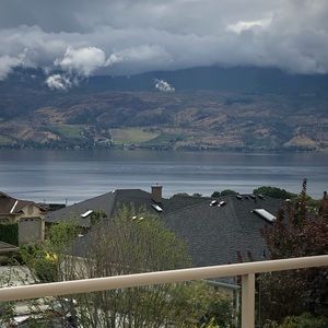 Meet your Posher, Aileen